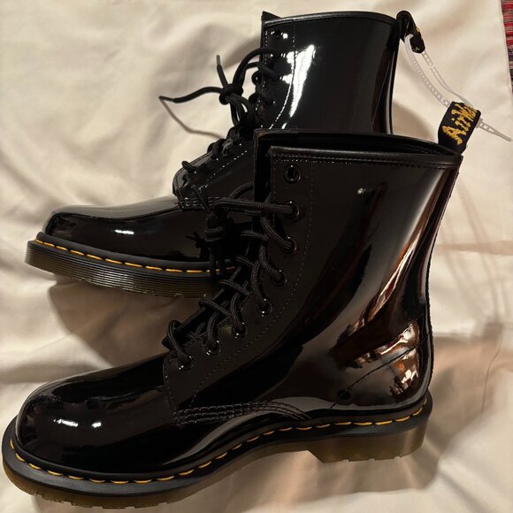 DOC MARTEN PATENT LEATHER COMBAT BOOT - Picture 1 of 5